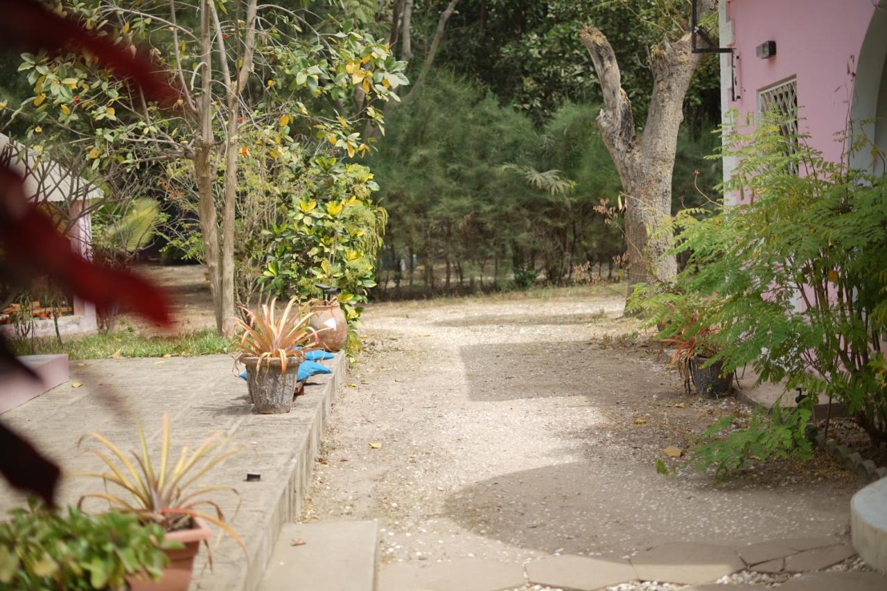 Villa Amarant - Private Garden With Pool Retreat Sanyang Екстериор снимка
